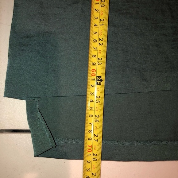 Leith large jade green silky shell w/ overlay v-neck top and button back - Picture 5 of 6